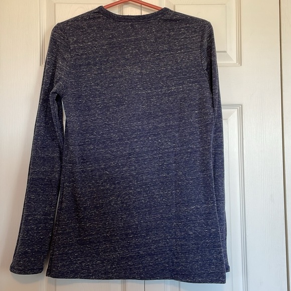 Women’s Cuddl Duds long sleeved tip. Sz M blue w/ white speckles. Thumb holes - Picture 6 of 6